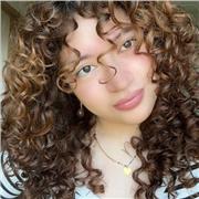 Soy una persona a risueña y con ganas de trabajar, estaría encantada de trabajar con peques de primaria en cualquier materia.